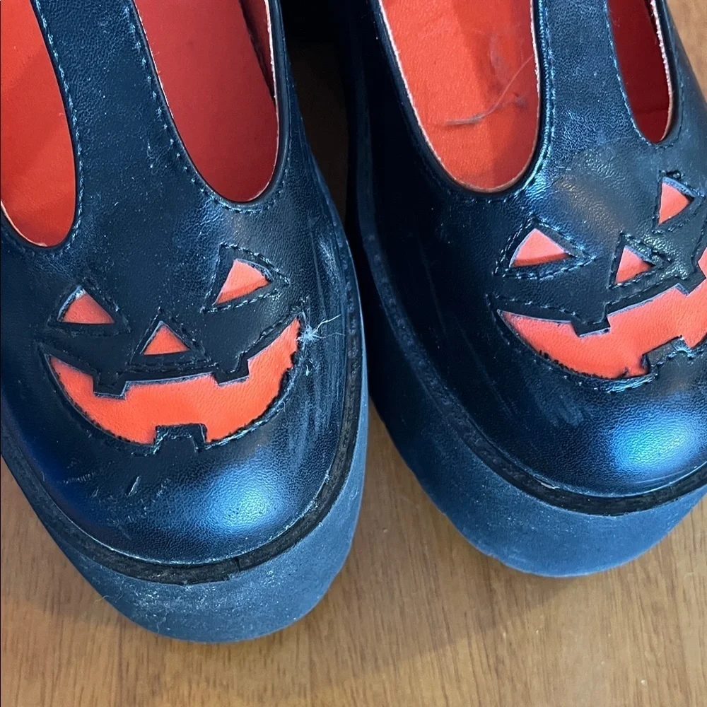 HOT TOPIC Women’s  Strap Mary Janes Platform Goth Halloween Pumpkin  Size 7W